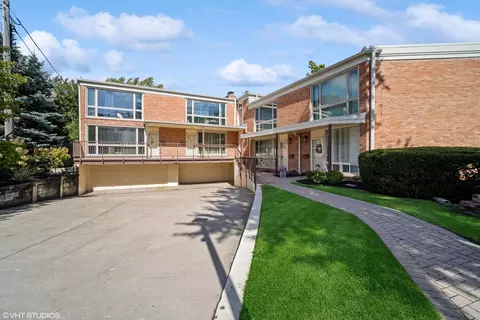 679 Roger Williams Ave, Highland Park, IL 60035