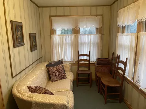 211 E 3rd St, Depue, IL 61322 photo 2
