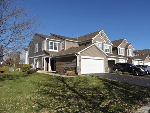 2452 Golf Ridge Cir #2452, Naperville, IL 60563