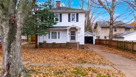 712 Franklin Ave, Normal, IL 61761 photo 2