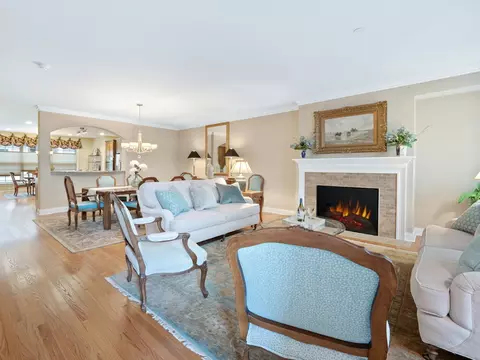 337 E Liberty Dr, Wheaton, IL 60187 photo 7
