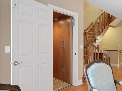 337 E Liberty Dr, Wheaton, IL 60187 photo 10