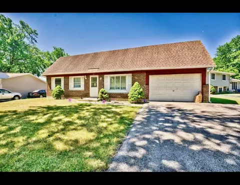 255 Butternut Dr, Bolingbrook, IL 60440
