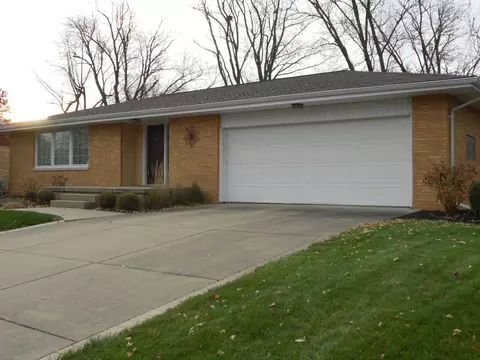 405 W High St, Roanoke, IL 61561