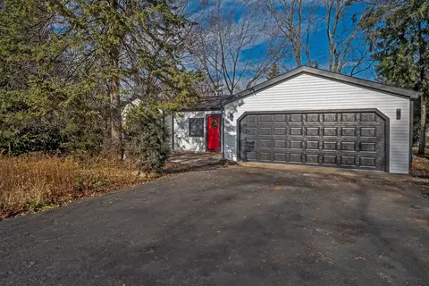 21436 W Sarah Dr, Lake Villa, IL 60046