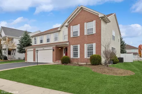 4910 Kimball Ln, Carpentersville, IL 60110