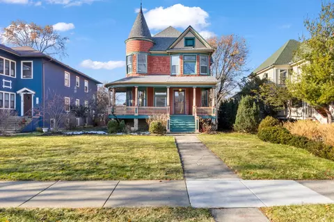 159 N Humphrey Ave, Oak Park, IL 60302