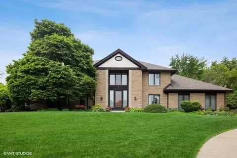 2 Keri Ln, Burr Ridge, IL 60527
