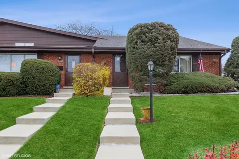 9401 N Oak Ave, Des Plaines, IL 60016