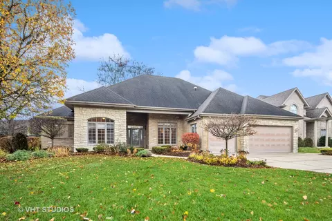 311 Pinehurst Dr, Palos Heights, IL 60463