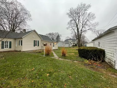 Exterior - 618 E High St, Monticello, IL 61856 photo 10 of 15
