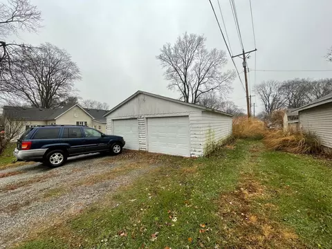 Exterior - 618 E High St, Monticello, IL 61856 photo 14 of 15