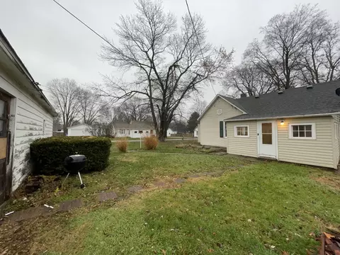 Exterior - 618 E High St, Monticello, IL 61856 photo 8 of 15