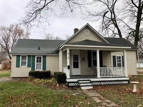 Exterior - 618 E High St, Monticello, IL 61856 photo 2 of 15