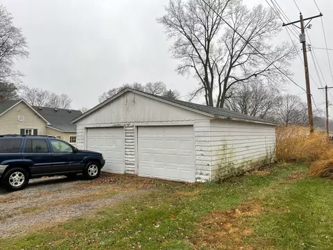 Exterior - 618 E High St, Monticello, IL 61856 photo 15 of 15