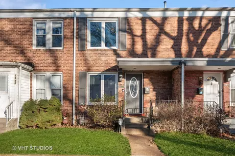 3754 W Cornelia Ave, Chicago, IL 60618