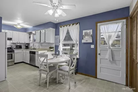 96 E Benton St, Oswego, IL 60543 photo 3