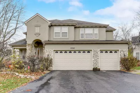 2250 Apple Hill Ct S, Buffalo Grove, IL 60089