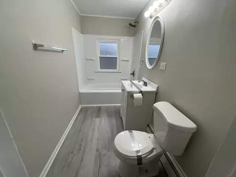Bath - 7701 Carleton Dr, Spring Grove, IL 60081 photo 2 of 2