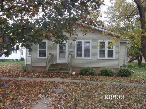 325 S Central St, Gilman, IL 60938