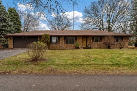 6644 Belvidere Rd, Roscoe, IL 61073