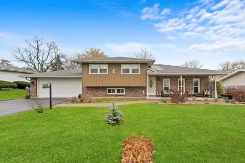 6125 Leonard Ave, Downers Grove, IL 60516