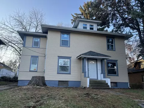 1112 S Maple Ave, Freeport, IL 61032