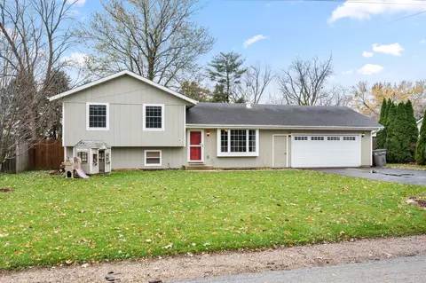 64 E Chestnut Ave, Cortland, IL 60112