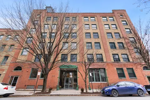515 N Noble St #111, Chicago, IL 60642