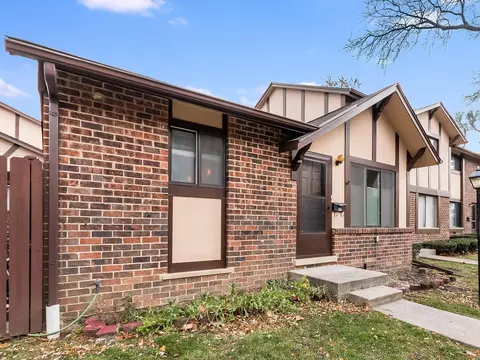1 S145 Radford Ln, Villa Park, IL 60181