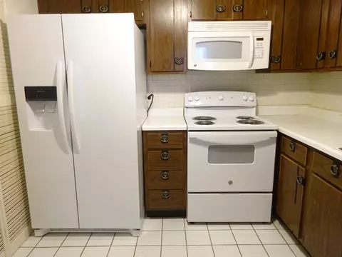 7 E Carriageway Dr #212, Hazel Crest, IL 60429 photo 4