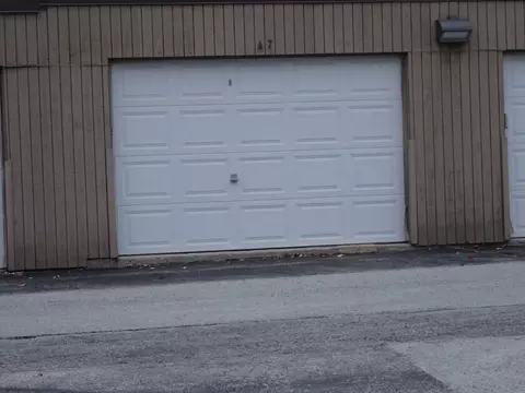 7 E Carriageway Dr #212, Hazel Crest, IL 60429 photo 2
