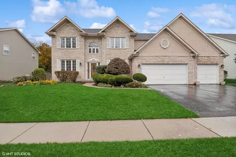 531 Patriot Ct, Gurnee, IL 60031