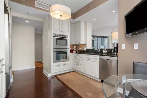 60 E Monroe St #2502, Chicago, IL 60603 photo 12