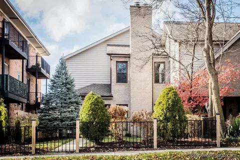 324 S Cass Ave, Westmont, IL 60559