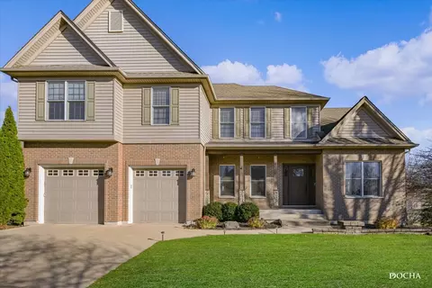 909 Oak St, Sugar Grove, IL 60554