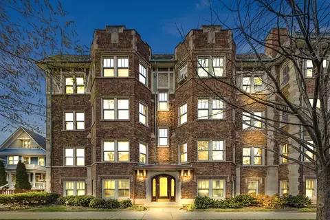 409 S Humphrey Ave #3, Oak Park, IL 60302