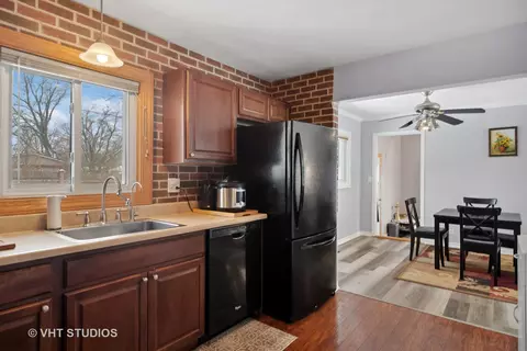 410 Morton St, Hoffman Estates, IL 60169 photo 7