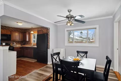 410 Morton St, Hoffman Estates, IL 60169 photo 5