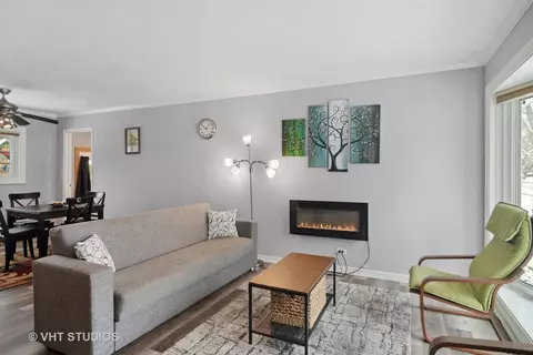 410 Morton St, Hoffman Estates, IL 60169 photo 3