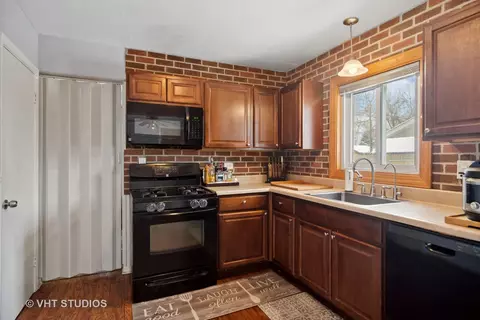 410 Morton St, Hoffman Estates, IL 60169 photo 6