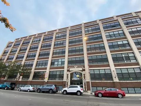 3963 W Belmont Ave #416, Chicago, IL 60618