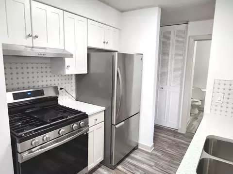 1500 Robin Cir #417, Hoffman Estates, IL 60169 photo 2
