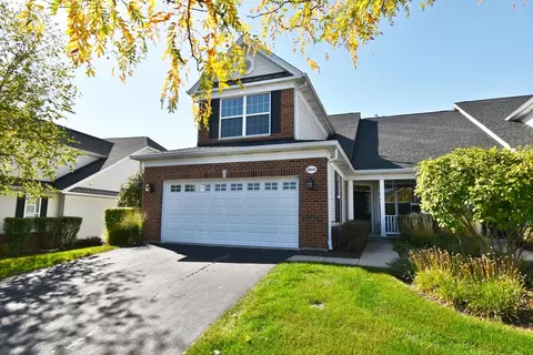 1008 Broadmoor Dr, Elgin, IL 60124