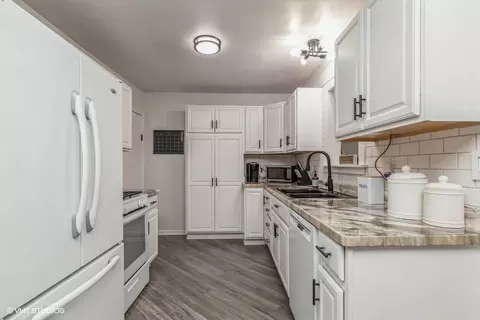 1709 Riverside Dr N, Mchenry, IL 60050 photo 3