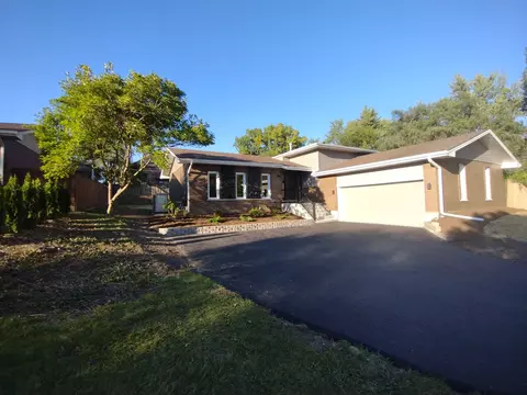 8600 W 98th Pl, Palos Hills, IL 60465