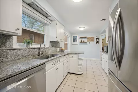 8952 Forestview Rd, Evanston, IL 60203 photo 12