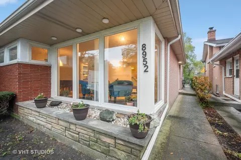 8952 Forestview Rd, Evanston, IL 60203 photo 2
