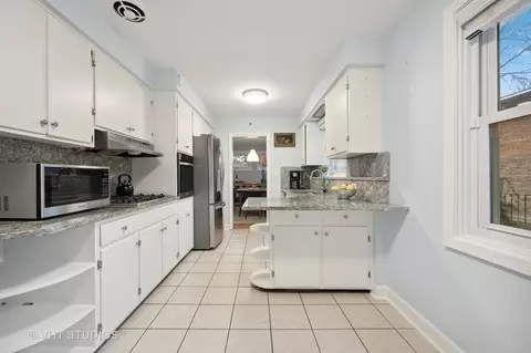 8952 Forestview Rd, Evanston, IL 60203 photo 11