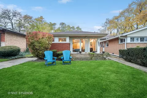 8952 Forestview Rd, Evanston, IL 60203